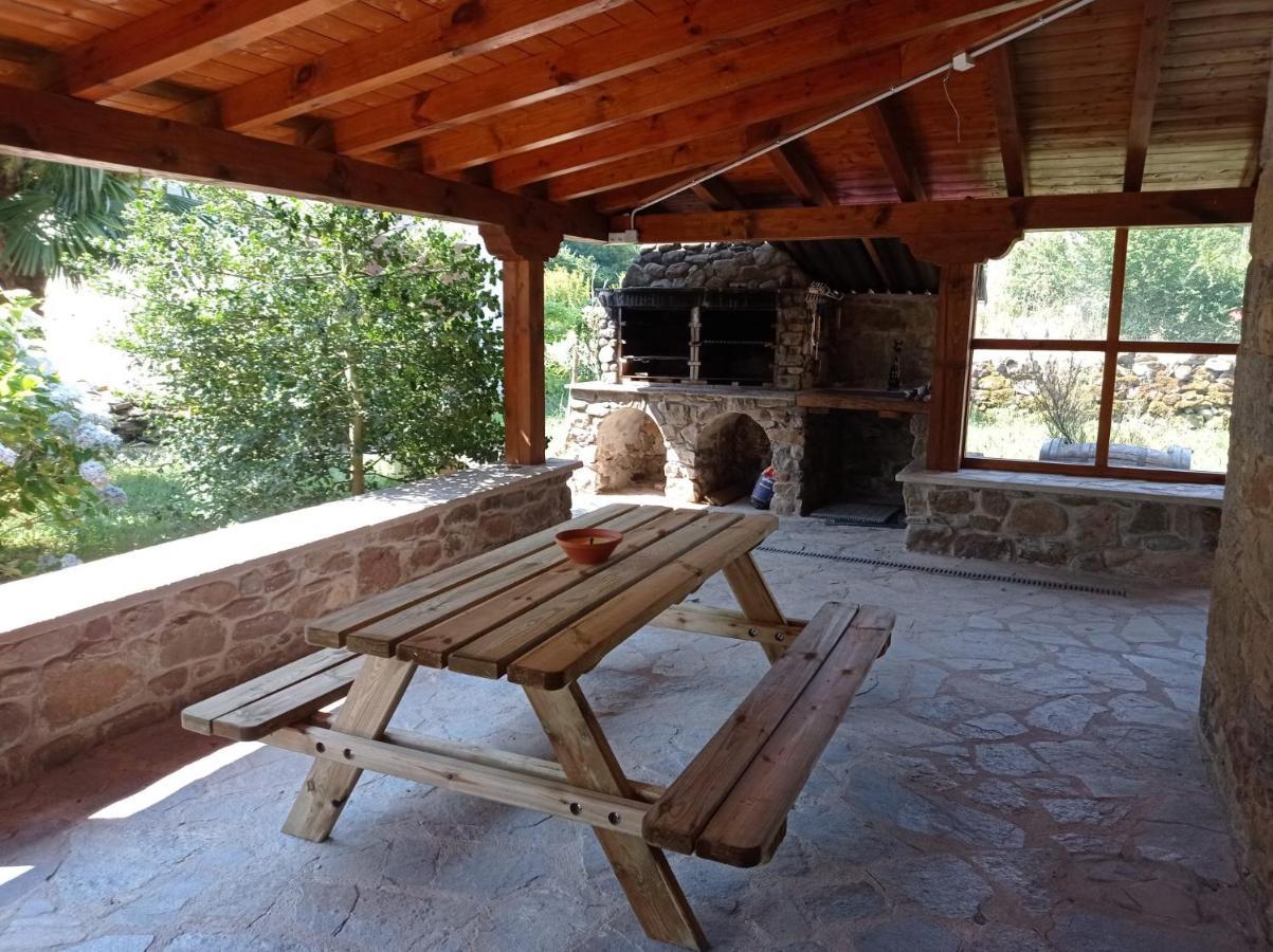Amplia y cómoda casa de piedra con porche y jardín San Roque de Ríomiera Exterior foto