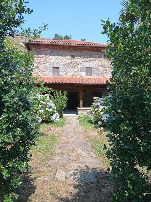 Amplia y cómoda casa de piedra con porche y jardín San Roque de Ríomiera Exterior foto